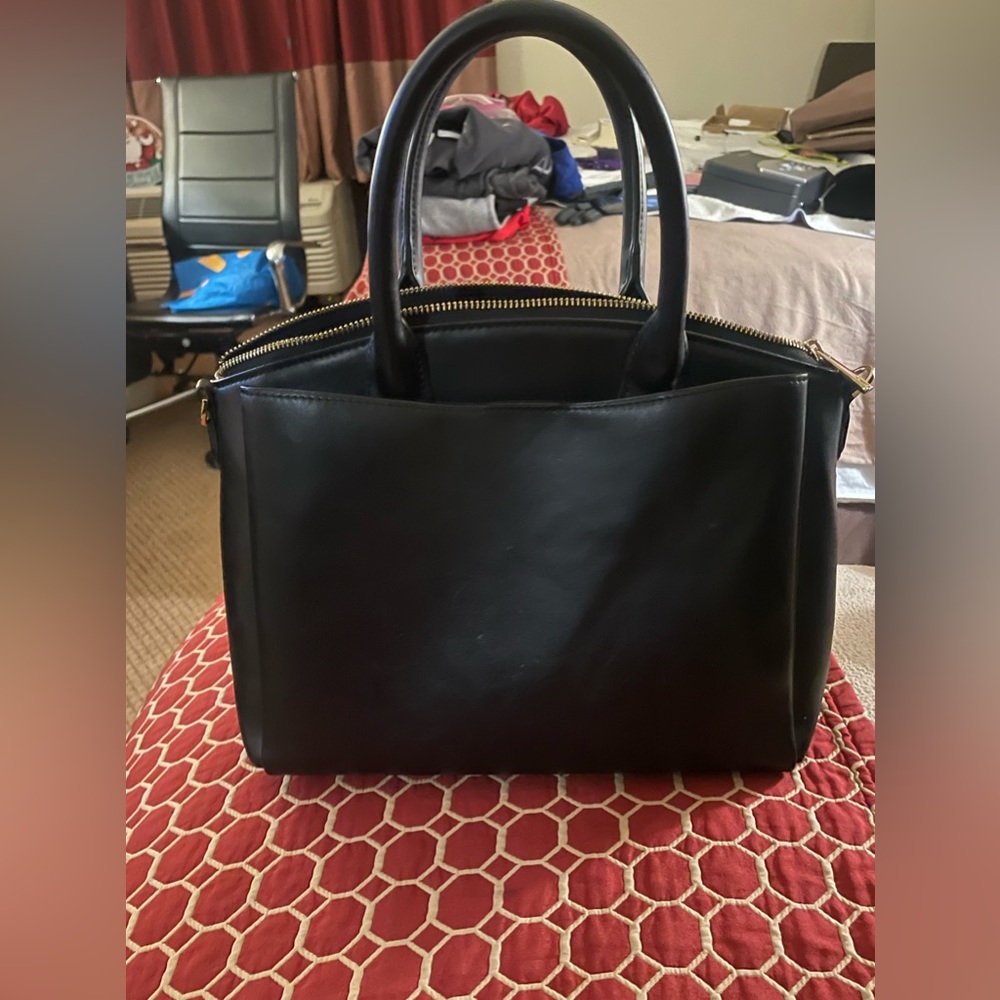 blck hand bag